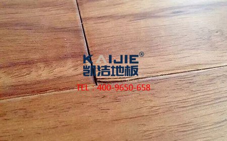 體育運(yùn)動木地板膨脹起鼓后，應(yīng)該這樣操作-運(yùn)動木地板