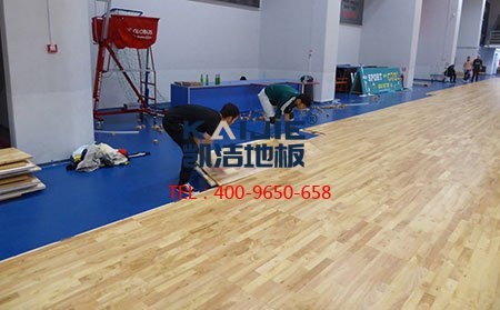 常見的兩種運(yùn)動木地板結(jié)構(gòu)是如何防止霉變的？-籃球地板
