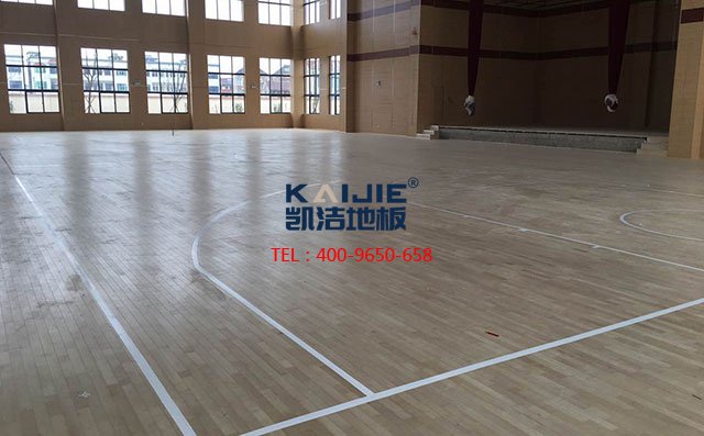 專(zhuān)用運(yùn)動(dòng)木地板的優(yōu)勢(shì)有哪些——?jiǎng)P潔地板