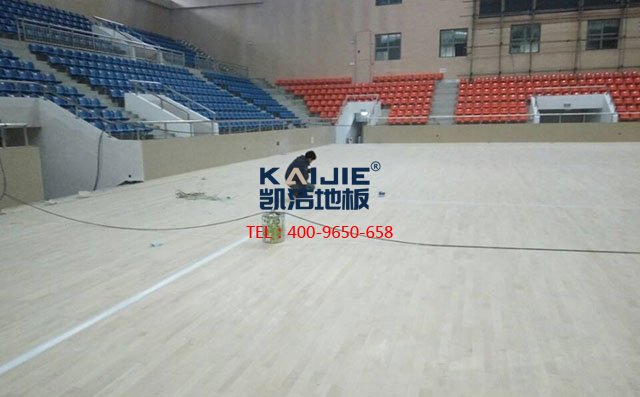 專用籃球館運動木地板該怎么選擇？籃球木地板廠家——凱潔地板