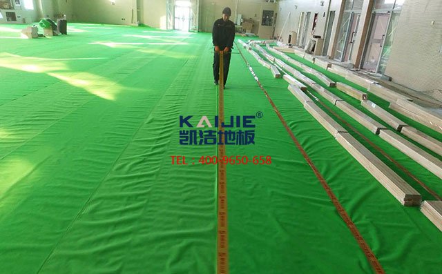 羽毛球木地板如何做好防腐防變防蟲——?jiǎng)P潔地板