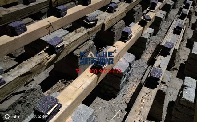 籃球場(chǎng)館木地板翻新流程，翻舊如新——?jiǎng)P潔地板